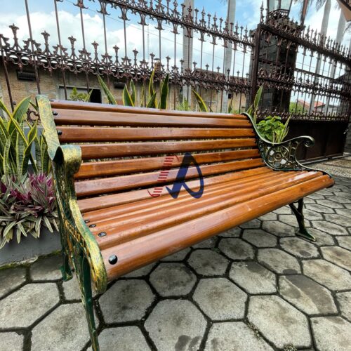 08768F3E-40ED-4AC8-9E64-CA7E6F5D6B44 kursi taman outdoor