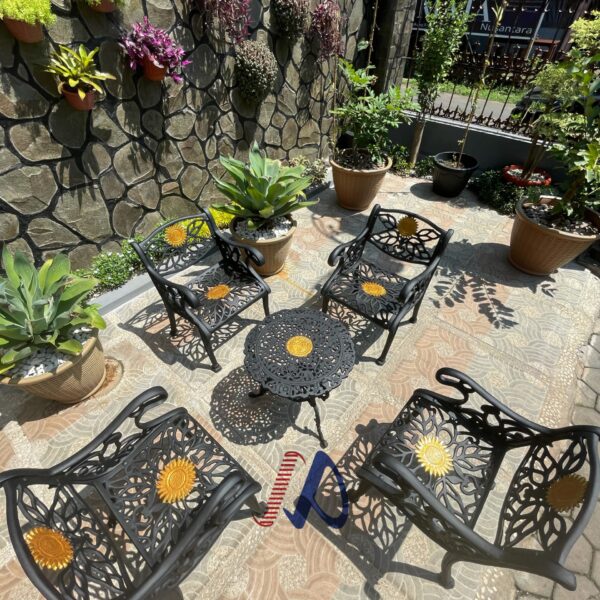 984C81C1-E77E-4CEB-BFEC-C7AA93810ACC Meja Kursi Taman